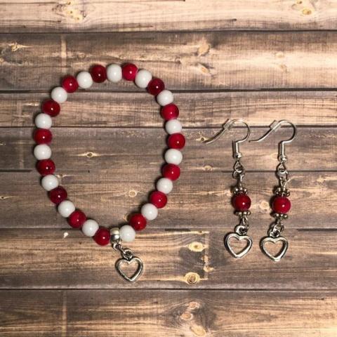 Beaded bracelet and earrings with heart charms